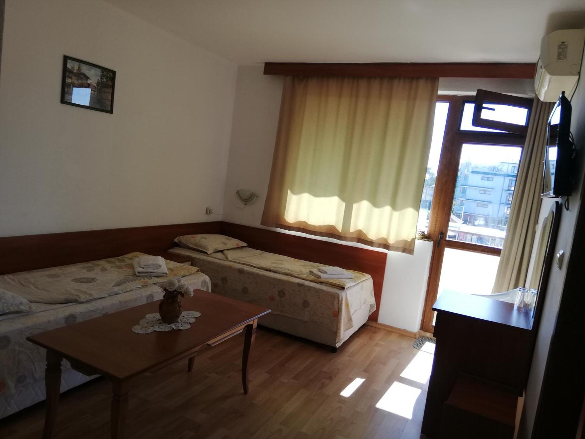 Hotel Strinava Primorsko Buitenkant foto