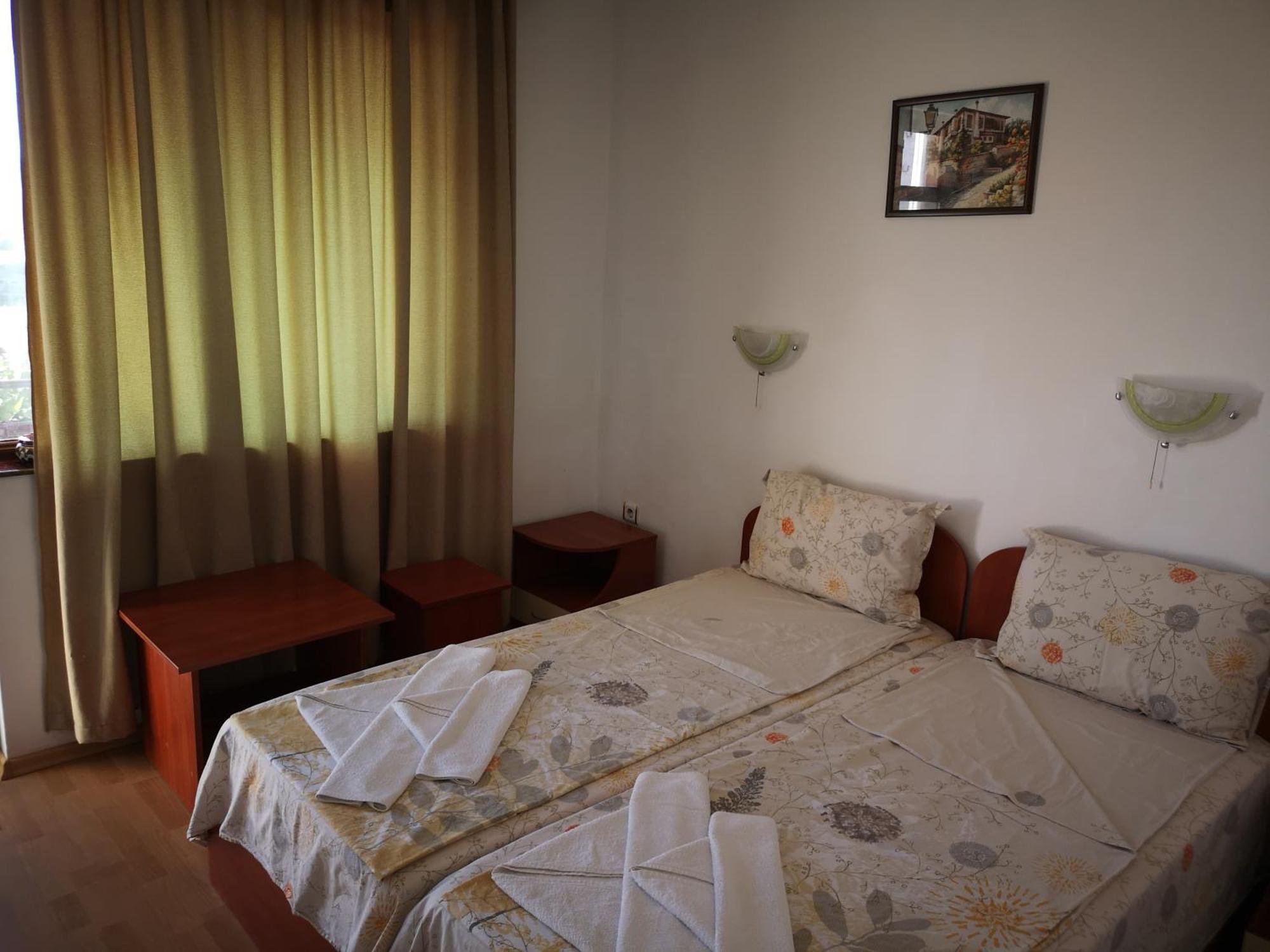 Hotel Strinava Primorsko Buitenkant foto