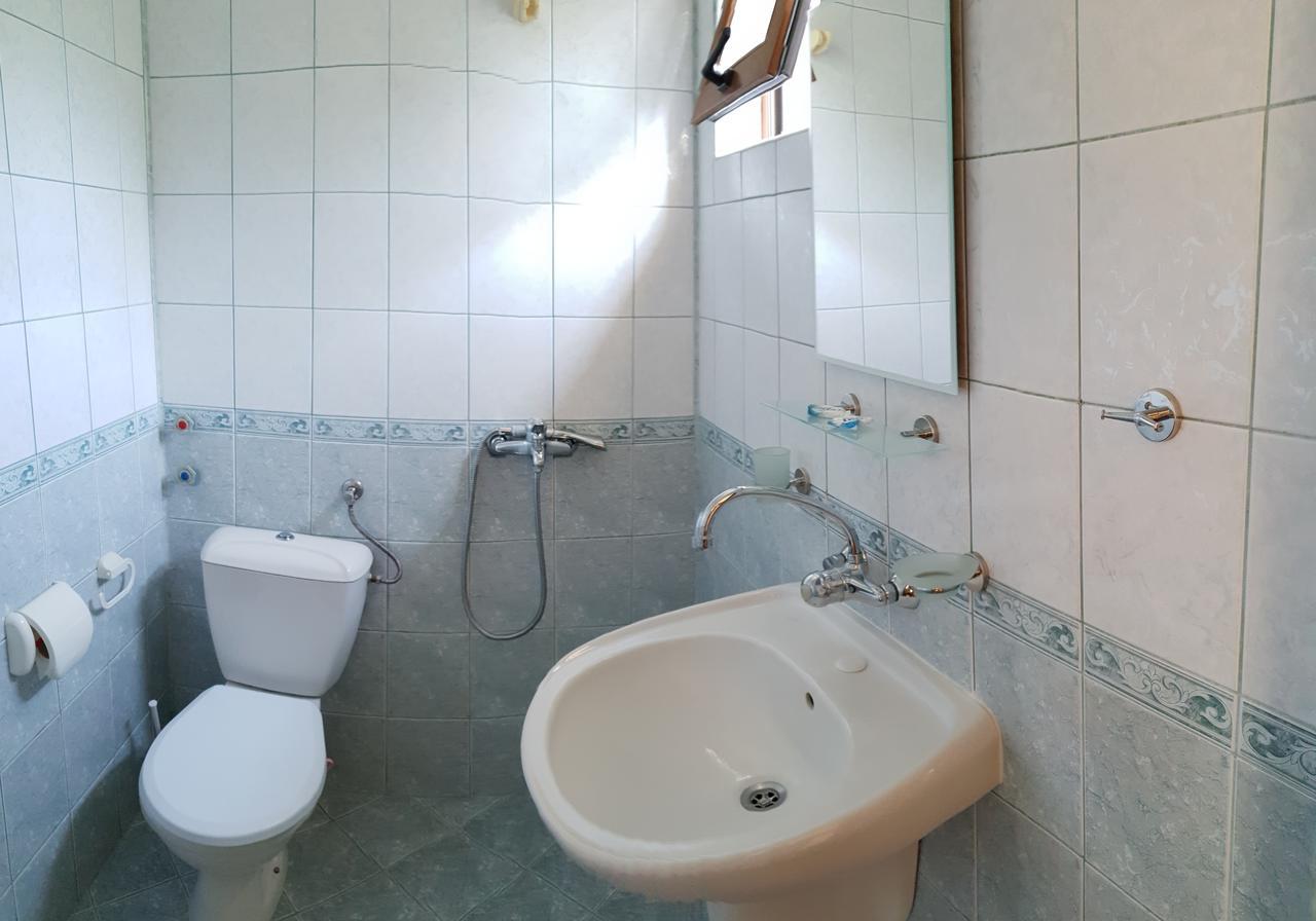 Hotel Strinava Primorsko Buitenkant foto